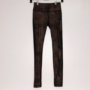 Lululemon women’s size 2 black and nude leggings